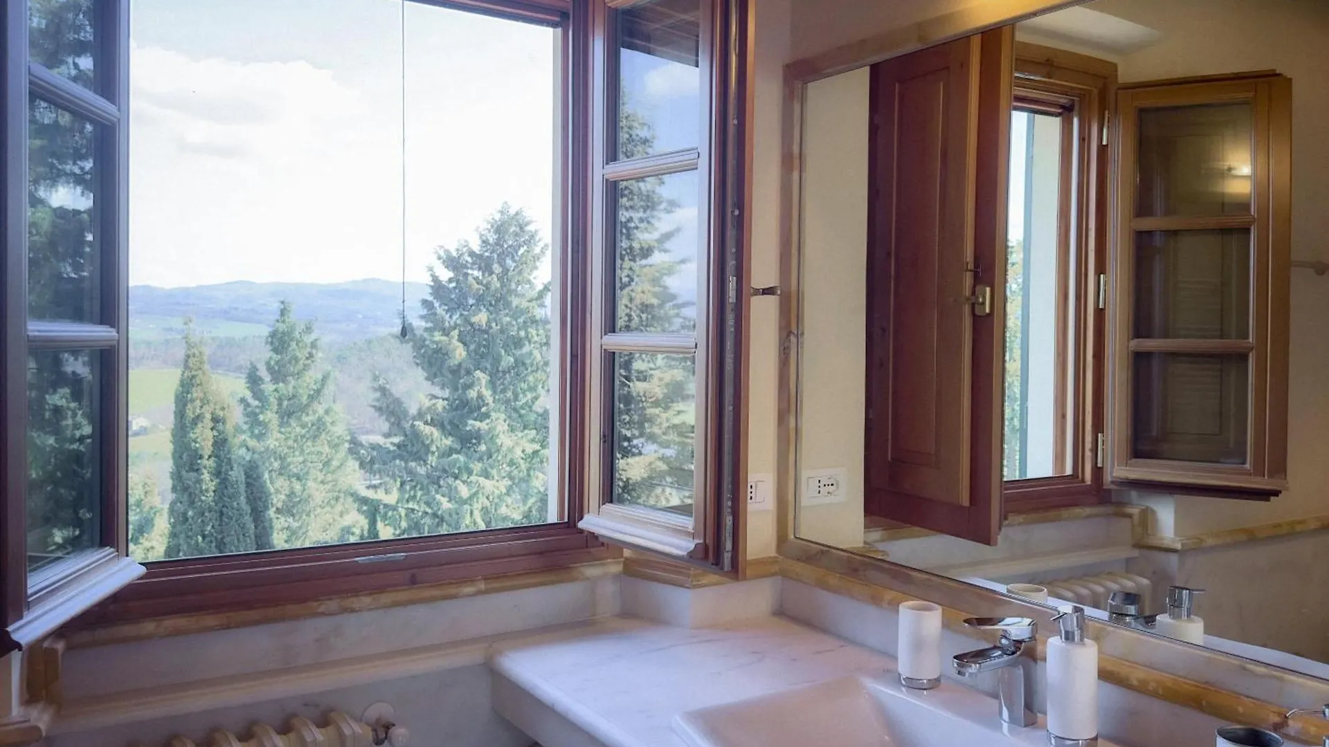Suite La Sorgente At Villa Santa Lucia Nuova San Casciano in Val di Pesa Italy